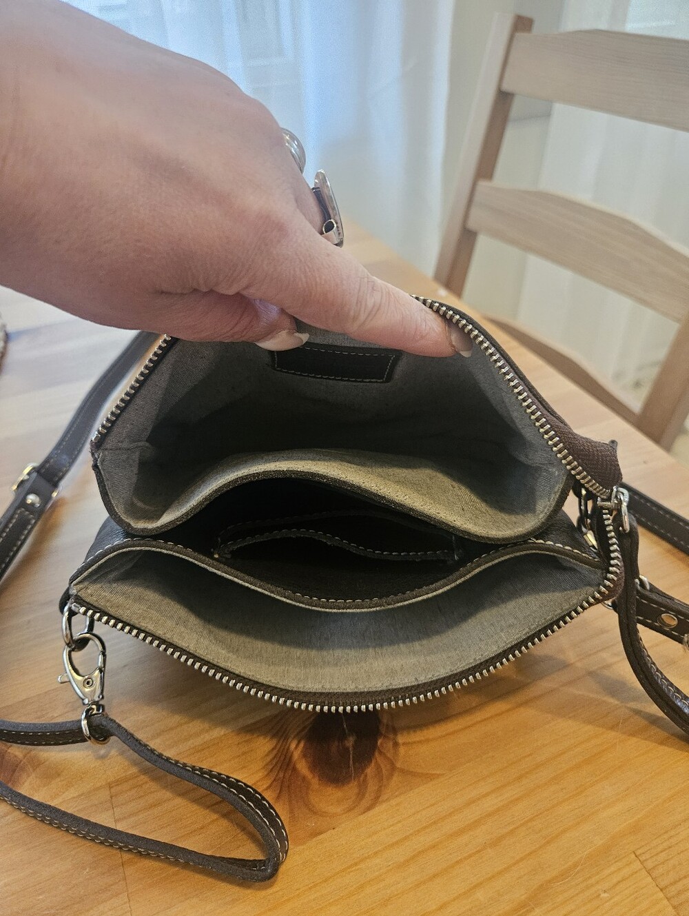 Roots Twinsie Bag 2.0 Cloud Crossbody Brown Leather - Picture 7 of 13